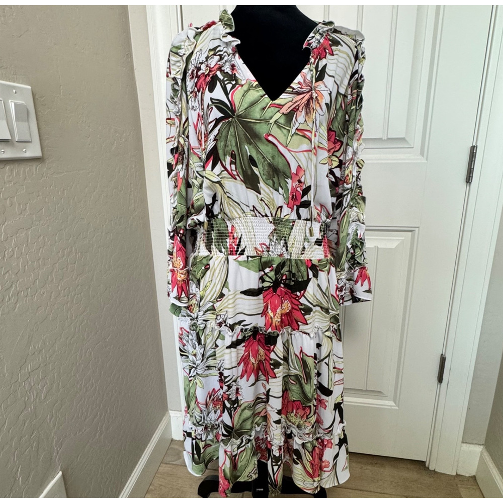 Chico’s Maui Alabaster Floral Dress Sz. Chicos 2 Women's 12 Bell Sleeve Smocked
